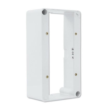 Caixa retangular branca de plástico com parafusos