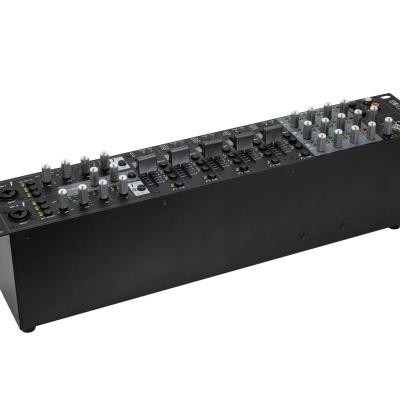 Mesa de mistura DJPIONEER preta com vários botões e faders
