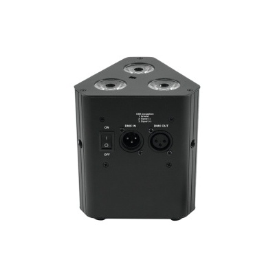 Equipamento de áudio preto com conectores e interruptor