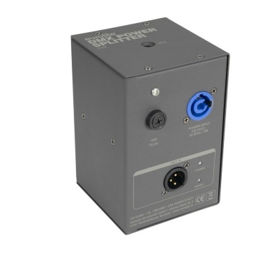 Caixa eletrónica preta com conectores XLR e azul