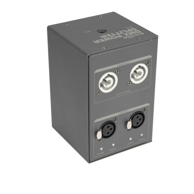 Caixa preta de metal com quatro conectores e texto 'Stage Box' no topo