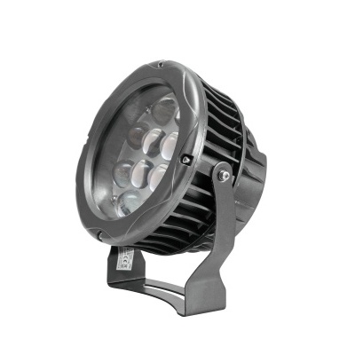 Luz LED de exterior com estrutura metálica e sete LEDs