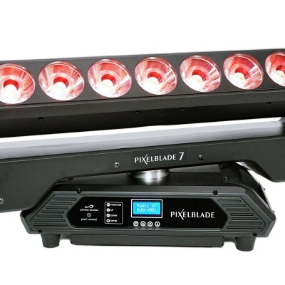 Luminária de palco PIXELBLADE 7 preta com refletores vermelhos e tela azul
