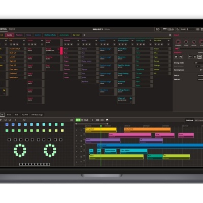 Computador portátil com software de edição de áudio visível no ecrã