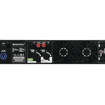 Amplificador de áudio profissional preto com ventoinhas e conetores