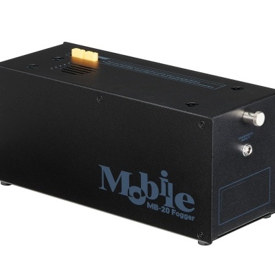 Dispositivo eletrónico preto Mobile MB-20 Fogger em fundo branco