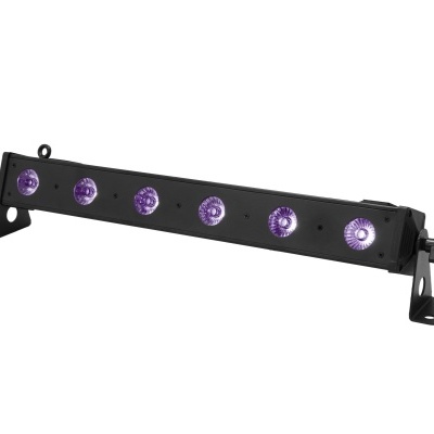 Barra de luz LED preta com sete luzes roxas em fundo branco