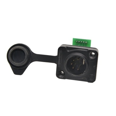 Conector eletrónico preto de 5 pinos com tampa e placa verde