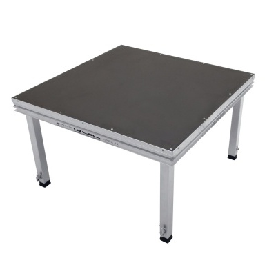 Estrutura elevada quadrada com tampo preto e pernas metálicas prateadas