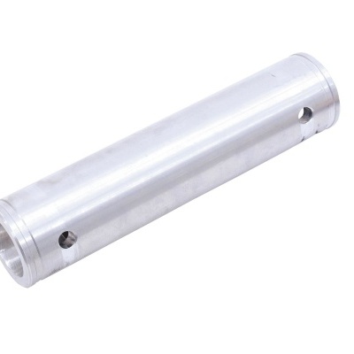 Tubo metálico cilíndrico prateado com duas aberturas laterais