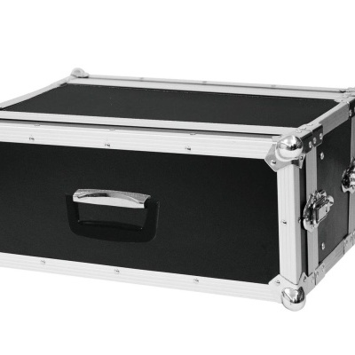 Mala de transporte preta com bordas metálicas