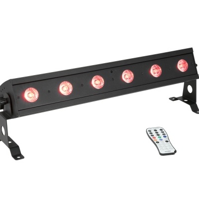 Barra de luz LED preta com luzes vermelhas e comando remoto