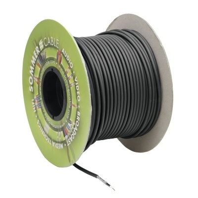 Carretel de cabo áudio e vídeo preto com etiqueta verde SOMMER CABLE