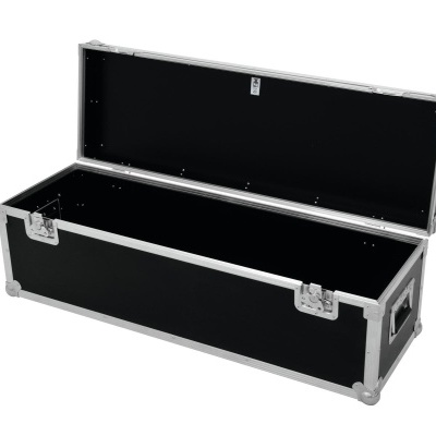 Mala de transporte preta com estrutura metálica prateada aberta.