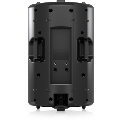 Caixa de som preta vista por trás com alças embutidas e entradas para cabos