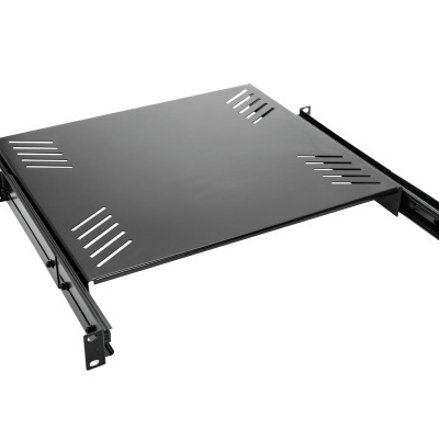 Prateleira deslizante metálica preta para rack com furos de ventilação.