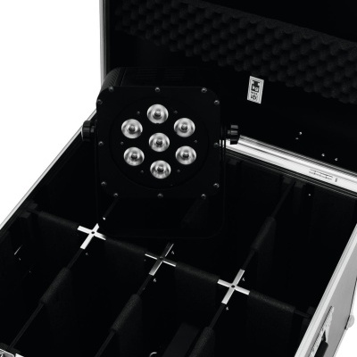 Luz LED preta com sete pontos dentro de caixa de transporte acolchoada