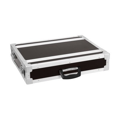 Mala de transporte preta com bordas prateadas em metal e pega preta