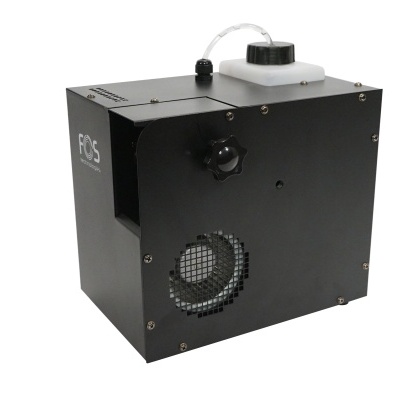 máquina preta quadrada metálica com garrafa branca para líquido no topo