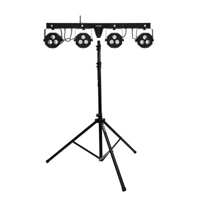 Sistema de iluminação com quatro refletores e tripé preto