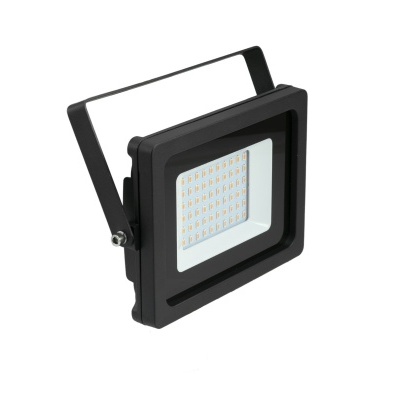 Refletor LED quadrado preto com LEDs visíveis e suporte ajustável