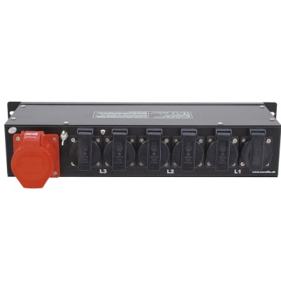 Painel elétrico com ficha vermelha e seis tomadas pretas numeradas L1, L2, L3