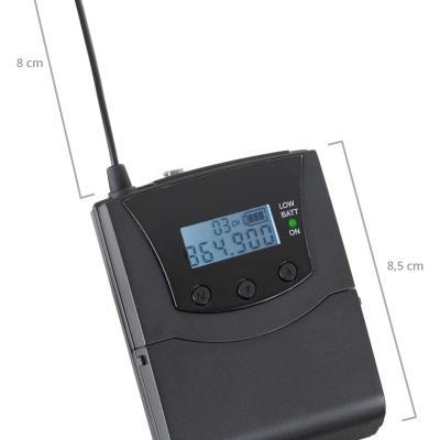 Transmissor rádio portátil preto com ecrã LCD azul e antena