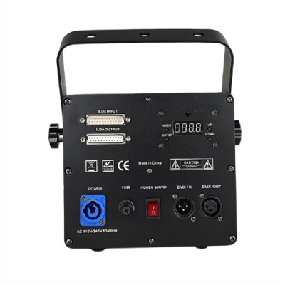 Painel traseiro preto de equipamento eletrónico com conexão LDA, visor digital e fichas de alimentação e DMX