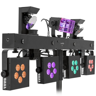 Sistema de iluminação profissional com luzes LED coloridas e ecrã digital montado em estrutura metálica preta