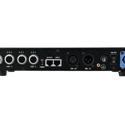 Painel traseiro de equipamento com portas BNC, RJ45, XLR e botão ON/OFF