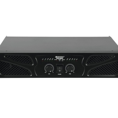 amplificador de som preto Performer L 2000