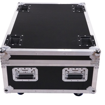 Caixa de transporte preta com estrutura metálica e rodas