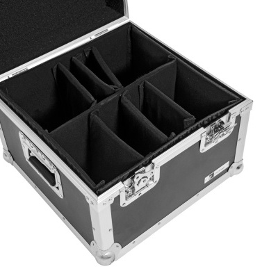 Caixa de armazenamento preta com compartimentos acolchoados e estrutura metálica