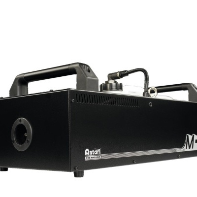 Máquina de fumo preta Antari M-8 com alças