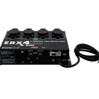 Caixa de comutação DMX preta Eurotruss ERX6 com 4 canais e cabo elétrico.