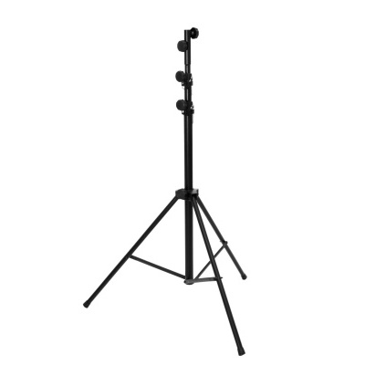Tripé preto em metal com pernas e suportes ajustáveis