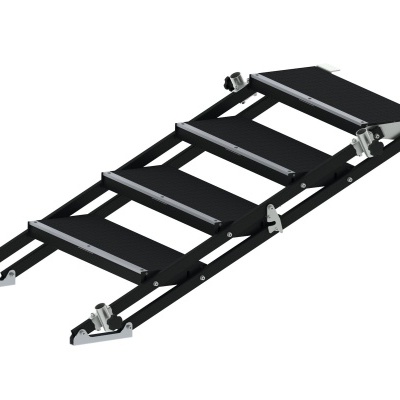 Escada de suporte dobrável preta com degraus antiderrapantes