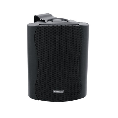 Coluna de som portátil preta com malha frontal e alça de fixação