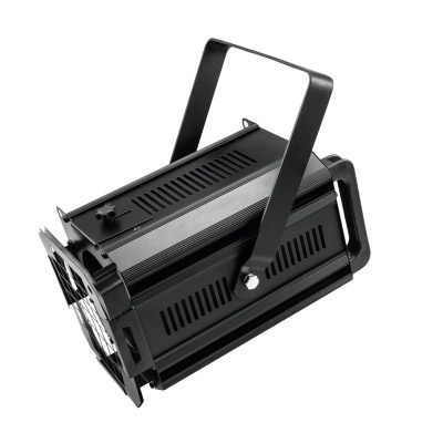 Projetor ou luz cênica preta em metal com alça ajustável e ventilação
