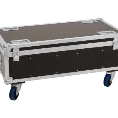 Mala de transporte preta com metal prateado e rodas azuis