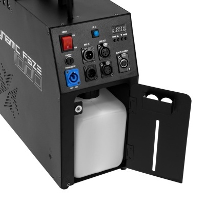 Máquina preta de efeitos de fumo Dynamic Faze 200 com botões e depósito branco aberto