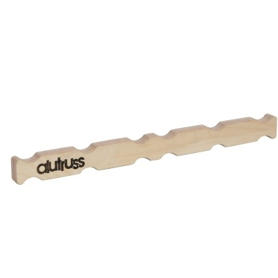 Barra de madeira clara com texto 'diuturuss'