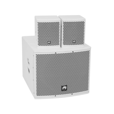 Sistema de colunas de som branco com grelhas metálicas perfuradas