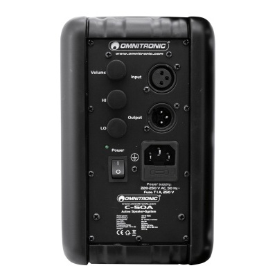 Parte traseira da coluna preta OMNITRONIC C-50A com botões e conectores