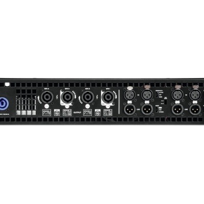 Unidade eletrónica preta para áudio profissional com portas XLR e USB