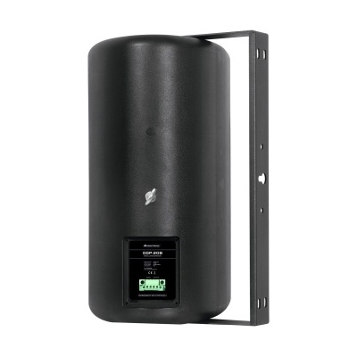 Coluna de som preta cilíndrica com suporte metálico e ecrã digital