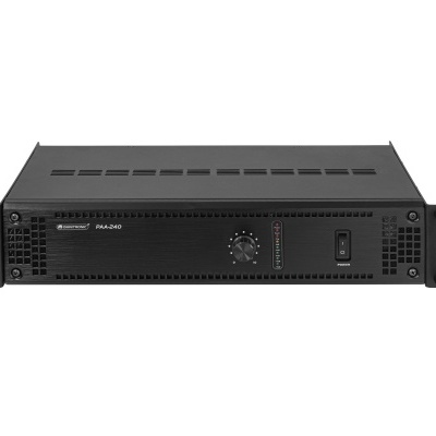 Amplificador de áudio preto QSC PMX 2400 com botão e interruptor