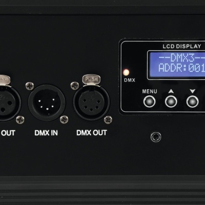 Painel com conectores DMX e ecrã LCD azul para controlo de dispositivo eletrónico