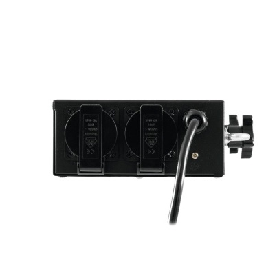 Tomada elétrica preta com cabo e suporte fixador