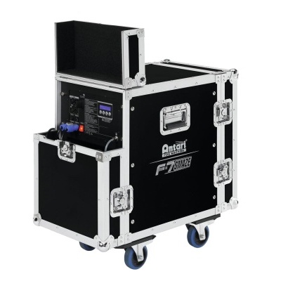 Caixa de transporte preta com relevo metálico e rodas azuis